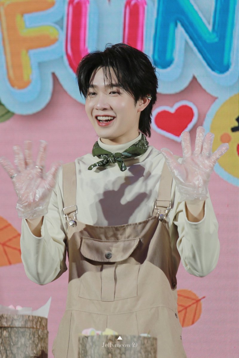 Jellymeow49's tweet photo. มุยิมอะป่าวว มุยิมแอบกินขนมอะป่าวว🍭 #FunDomFanDayxTutorYim
#Mynameis_yim https://t.co/poHxPa8A0I