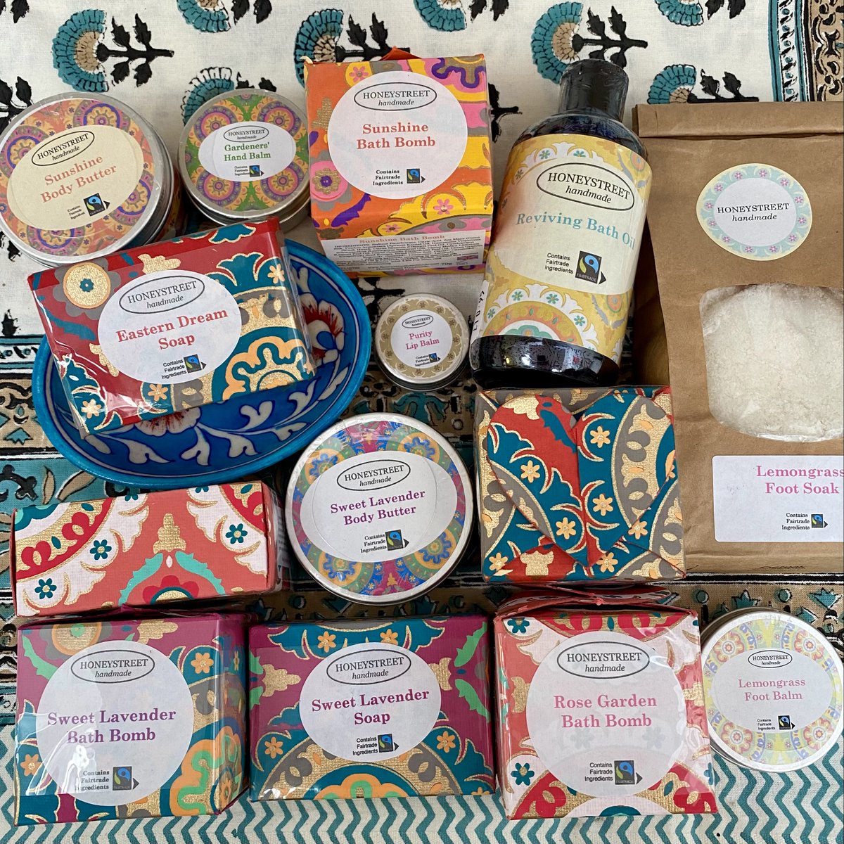 Fancy some luxury Fairtrade bath and
body products?
Check out our Honeystreet handmade range🌻

Each product is individually made using natural ingredients on a Fair Trade basis.

Happy Monday!
