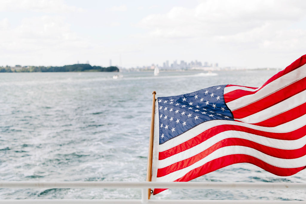 HarborHotel's tweet photo. Wishing our guests and the city of Boston a wonderful 4th of July. We want to thank and honor those who have served our country, and those who continue to represent our country.β
β
Thank you π€β
β
(π· : @leeasherphoto )β
β β
#CapturetheLight #PreferredLife #Happy4thofJuly https://t.co/gmO0vxBLqt