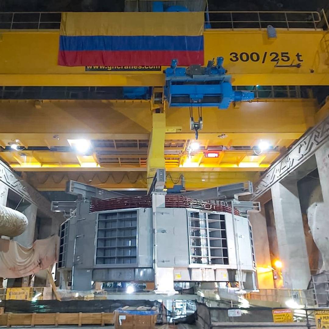 EPMestamosahi's tweet photo. ✅ En #Hidroituango continuamos sumando hitos técnicos, esta vez con el montaje del estator de la unidad dos, pieza fundamental para convertir la energía hidráulica en energía eléctrica. ⚡Trabajamos para entrar en operación con las dos primeras unidades de generación 2022 🤩 🇨🇴 https://t.co/0Jwjc8a8tX