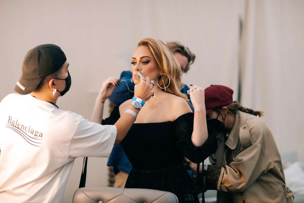 Adele tweet media
