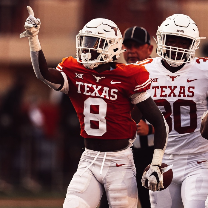 PFF_College's tweet image. Highest graded Big 12 Wide Receivers on screen passes last season

🥇 Xavier Worthy: 92.8
🥈 Phillip Brooks: 89.4
🥉 Xavier Hutchinson: 86.7