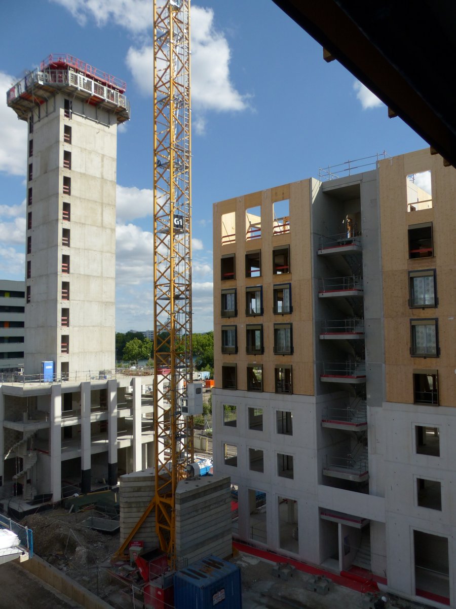 Gregorydoucet's tweet photo. Nous fêtons aujourd’hui les 1 an de « La charte de qualité urbaine, architecturale, paysagère et environnementale" de la @villedelyon. 
Une charte qui fixe méthode et objectifs, et acte comme principe d’action que "chaque bâtiment participe à la transition écologique". https://t.co/e4hNloWHVl