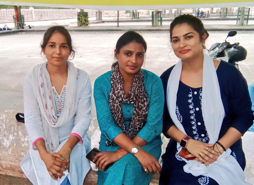#6800_शिक्षकों_को_नियुक्ति_दो
बेटी पढ़ाओ बेटी बचाओ का नारा देने वाली बीजेपी सरकार बेटियों को धरना करने पर मजबूर कर दी है इनके संघर्षों का अंत कब होगा 101 दिन धरना पर बैठी है
जब तक मंजिल मिल नहीं जाती तब तक कदम ना रुकेंगे ना थकेंगे <a href="/myogiadityanath/">Yogi Adityanath</a> <a href="/thisissanjubjp/">Sandeep Singh</a>