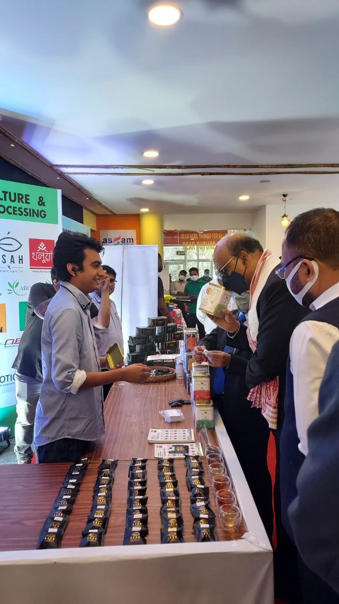 tea_esah's tweet photo. Elated to explain our business to honourable Senior Minister of #Singapore Shri Tharman Shanmugaratnam.
All thanks to @startup_assam for inviting us and providing a platform to present our venture to the world.
#Assam #startup #VocalForLocal #agriculture #esahtea #AssamTea https://t.co/x1jwMOO9a1