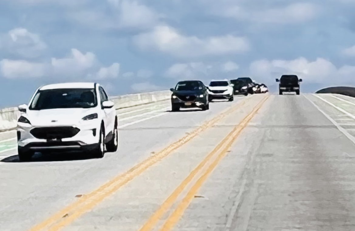 TrooperBob_SC's tweet image. KNOW BE 4 YOU GO! 
🏖🛣🚌🚗🛻🚐🏍🛵
Beach traffic update! 

Isle of Palms: Steady flow

Sullivan’s Island: Steady flow 

Folly Beach: Steady flow
 
Today, you can ride the @RideCARTA 🚌 from Mt Pleasant Towne Centre to the Isle of Palms. 
*Park for 🆓
*Ride for 🆓

@ExploreCHS