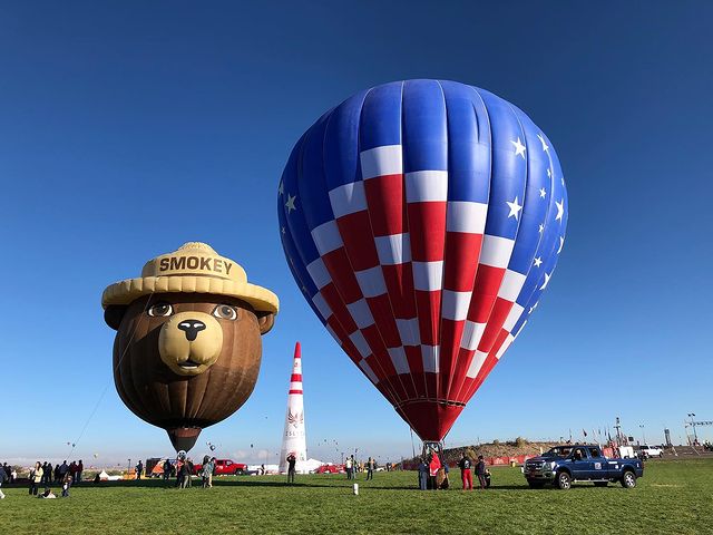 Happy 4th of July! Show our beautiful country your utmost respect by leaving the firework displays to the pros today. Check out my grilling and campfire safety tips at bit.ly/3afcCBE. 🐻 🇺🇸 🐻 🇺🇸 🐻 🇺🇸