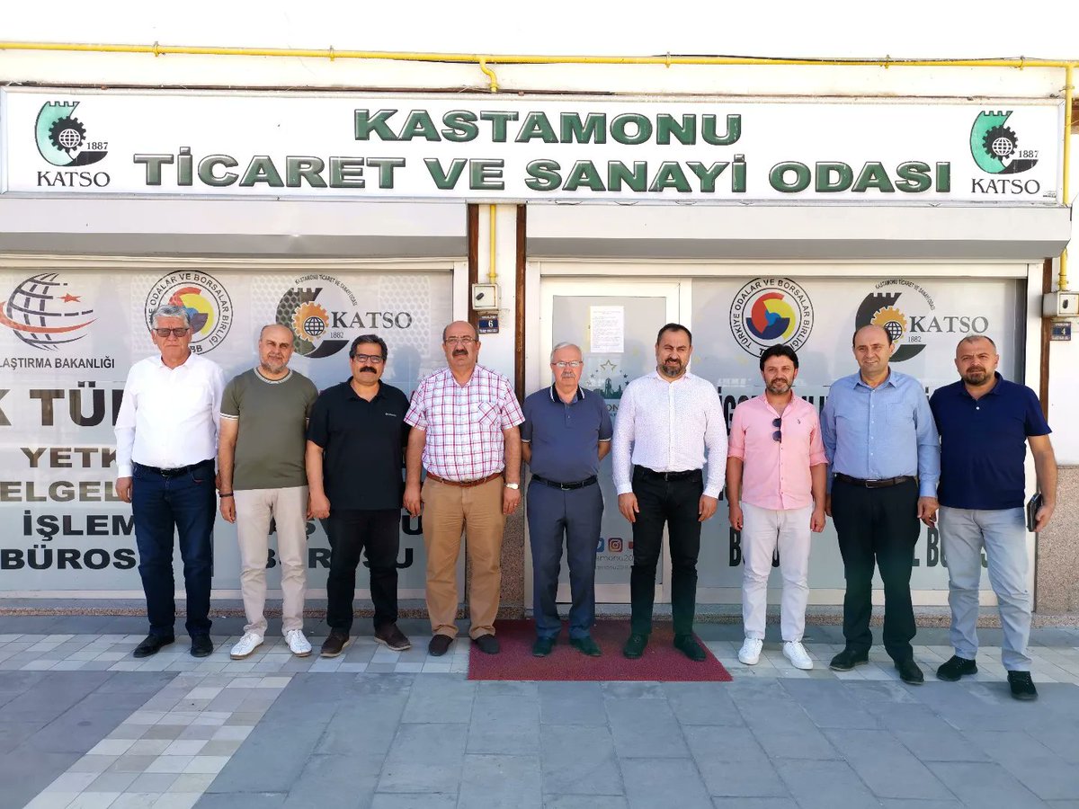 Kastamonu Milletvekilimiz Sayın Hakkı Köylü ve Ak Parti İl Başkan Yardımcısı Mustafa Çağlı, Odamızı ziyaret etti.