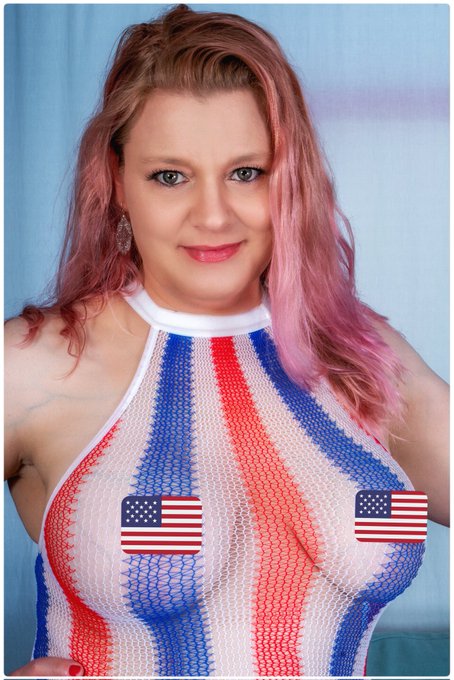 Happy 4th of July! 🇺🇲 #IndependenceDay2022 https://t.co/Wj2bnjPlcT https://t.co/44EV5gq4PF<a href="/tag/independenceday2022"class="tags">#IndependenceDay2022</a>