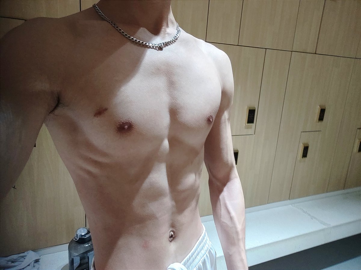 今日份训练
#反差 #男m #黑丝  #舔脚 #调教 #坐脸 #羞辱调教 #男高中生 #男大  #磕炮 #男喘 #舔逼 #手控  #自慰 #御姐