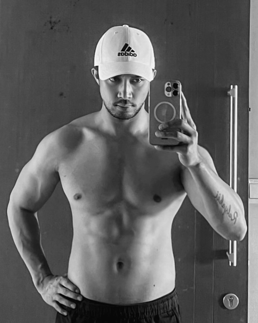 Mrvvip On Twitter Rulyabii Margana Shirtless Mirror Selfie Selebwatch