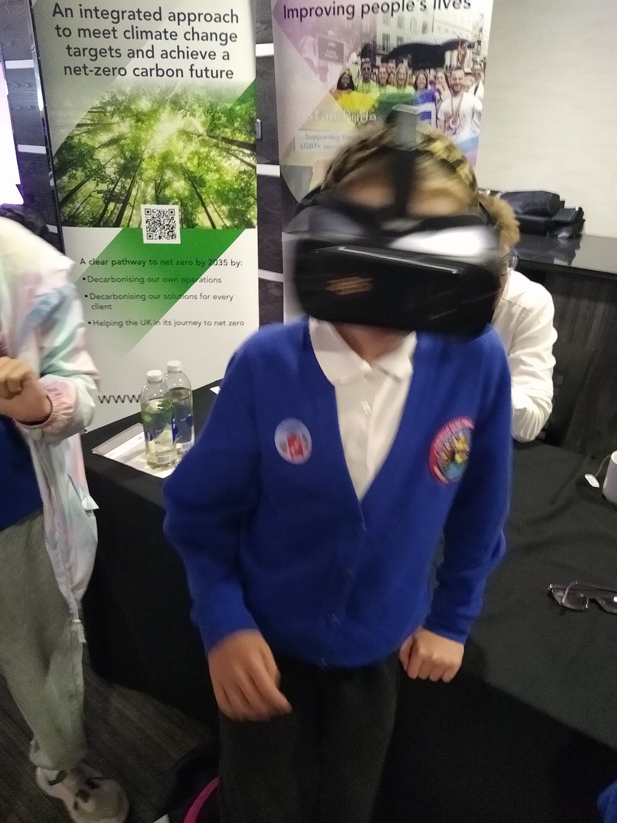 Hadrian_Park's tweet image. Trying out some of the new technology #STEMFestNetZero