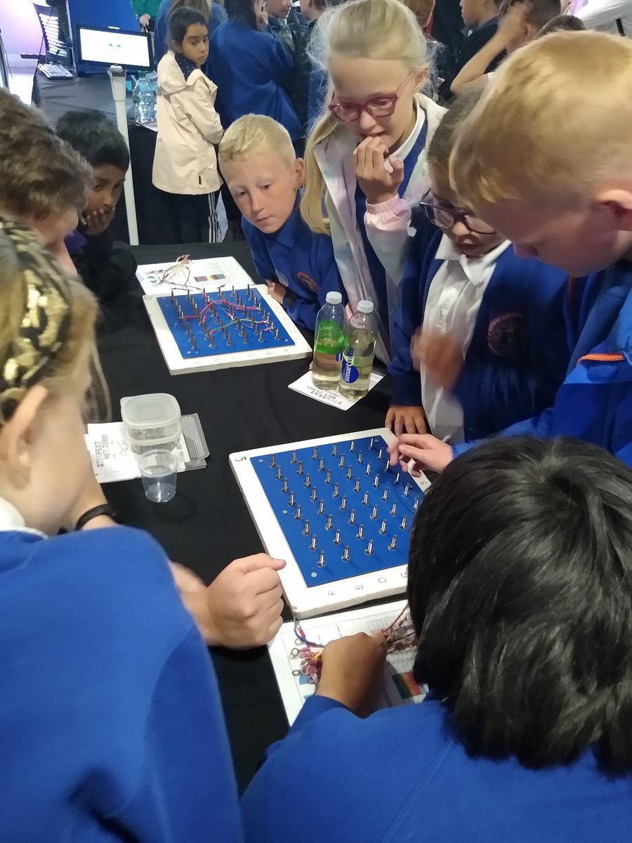 Hadrian_Park's tweet image. Trying out some of the new technology #STEMFestNetZero