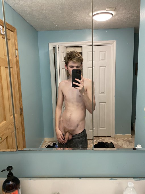 just woke up lol https://t.co/z9sHTPLQt8