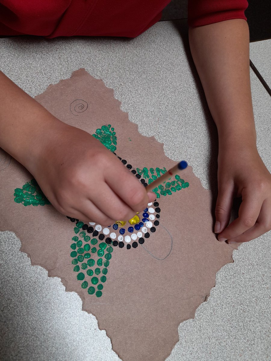 AcademyWalton's tweet photo. Beautiful artworks in class 6 today,  learning how to paint a turtle in an aboriginal style! 🐢🇦🇺🎨🖌

@AcademyWalton 
@WatertonTrust 
#WPAArt
#art https://t.co/tgGD3RIdoV