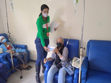 #ResumenIVSS | En el Hospital Luis Razetti, con el fin de garantizar el mayor bienestar posible a la ciudadanía, se realizó la entrega del medicamento 'Trastuzumab' para pacientes oncológicos. @MagaGutierrezV