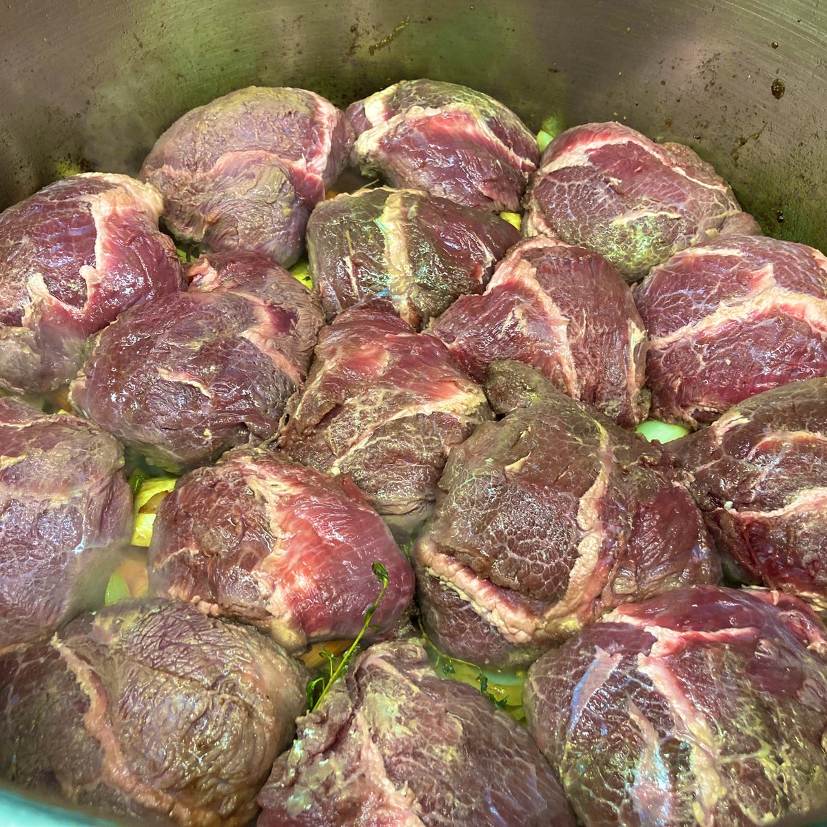 ChristosKarant7's tweet photo. New day new week new preparation!
Happy Monday with calf cheeks!🐂🔝
#crypto_chef $ADA #Cardano #CardanoCommunity #greekcardanocommunity
#cheflife #chef https://t.co/LWJRnMovYJ