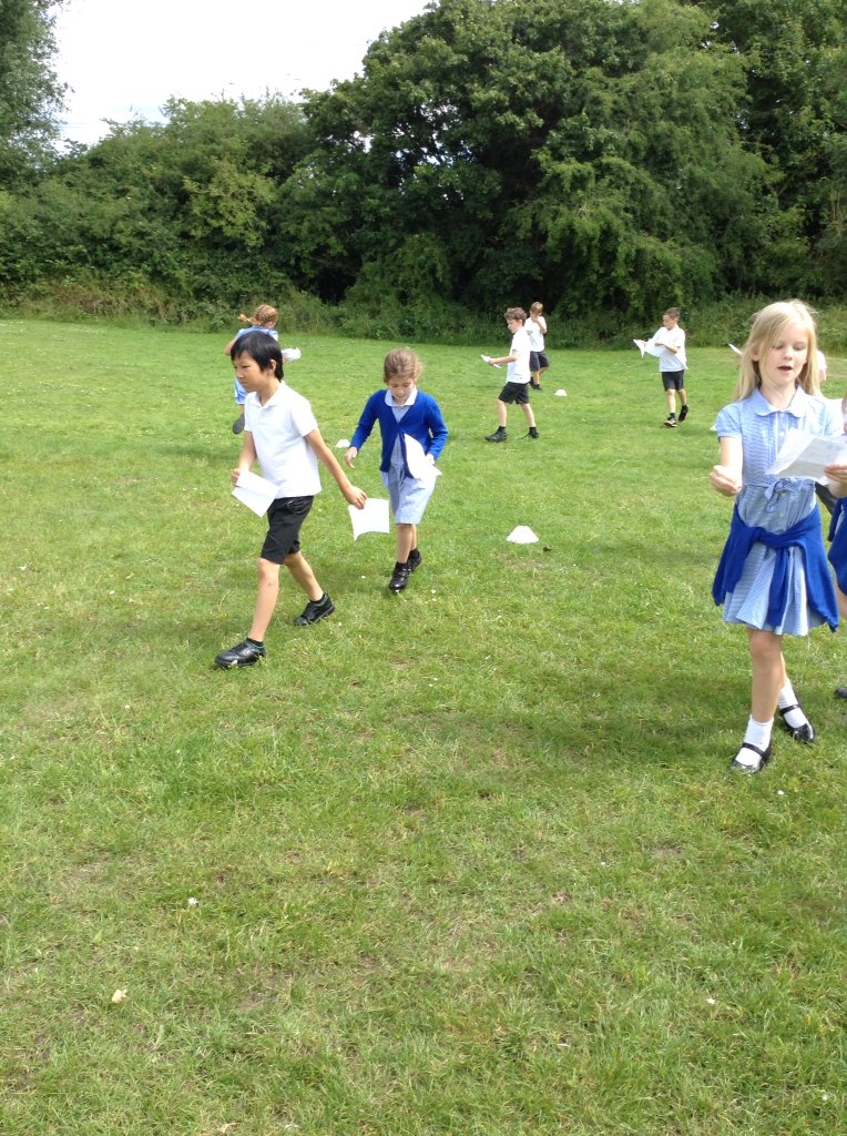 latimerprimary's tweet image. Wow! #ClassAC have had a great afternoon orienteering around the school grounds. Super teamwork. Fabulous collaboration, enthusiasm and eagerness shown throughout this session. Well done guys. #activelatimer #latimerPE #proudMrsClarke