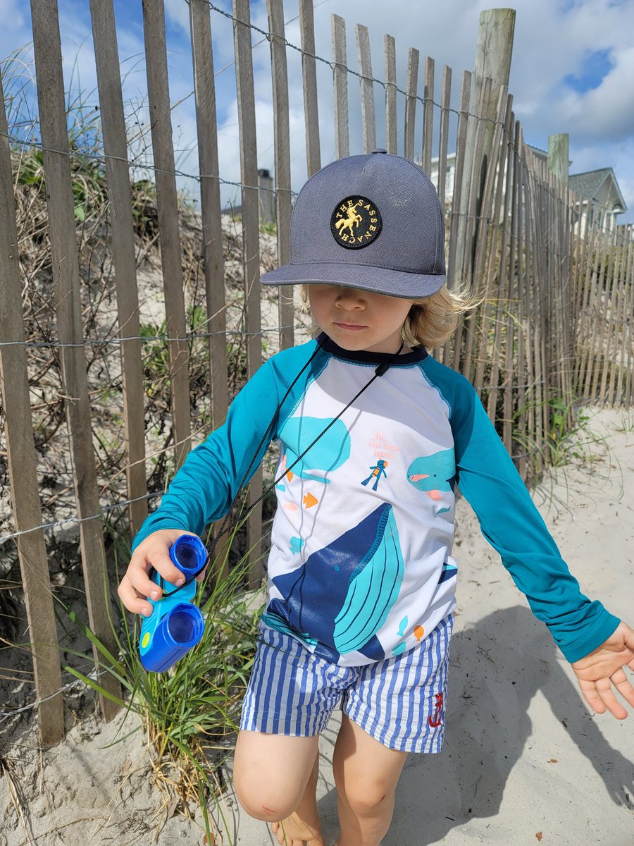 <a href="/SamHeughan/">Sam Heughan</a> <a href="/SassenachSpirit/">Sassenach Spirits</a> Happy 4th of July 🙌🇺🇸🤟 Celebrating with my fave babes 💗😘🌊🌞 
<a href="/SassenachSpirit/">Sassenach Spirits</a>