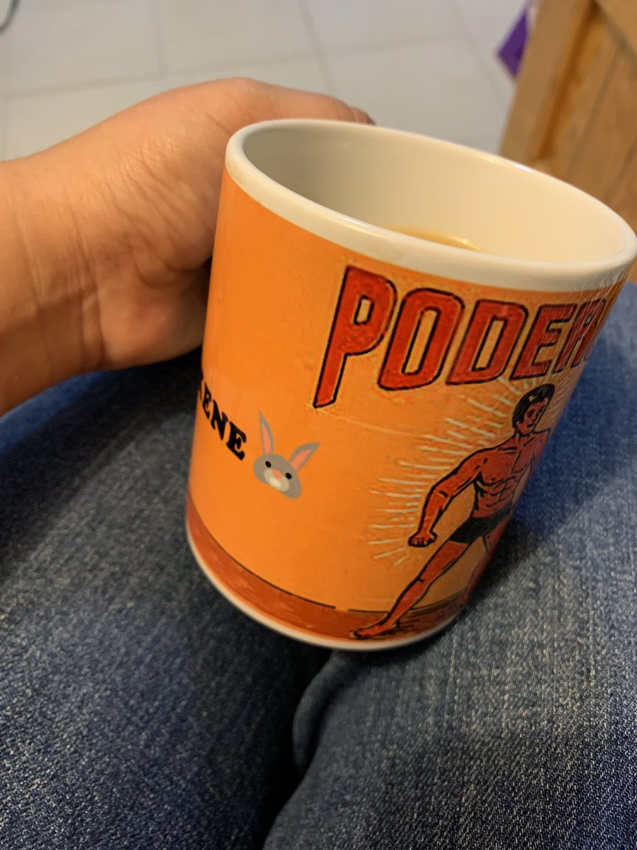 skene's tweet photo. Yo solo vengo a presumirles mi tacita que mi convoyamix @ayyjoven me regalo por mi cumple, hasta tiene mi nombre! 🥹 #PoderosoDelfin https://t.co/XfdsTAzWTj