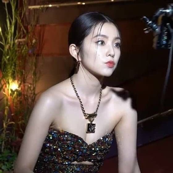 uningeal's tweet image. #IRENE:she is the ✨perfection✨