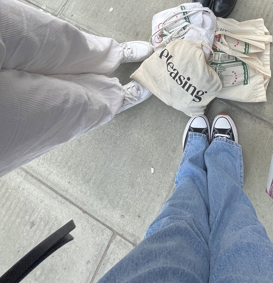 happy birthday to one of my all time favourite people in the world and one of the best people in my life my darling chloe, hope you have the best day ever and welcome to ur 20s ilysm 🫶🏼🫶🏼🫶🏼 @PLAYB0YANGEL