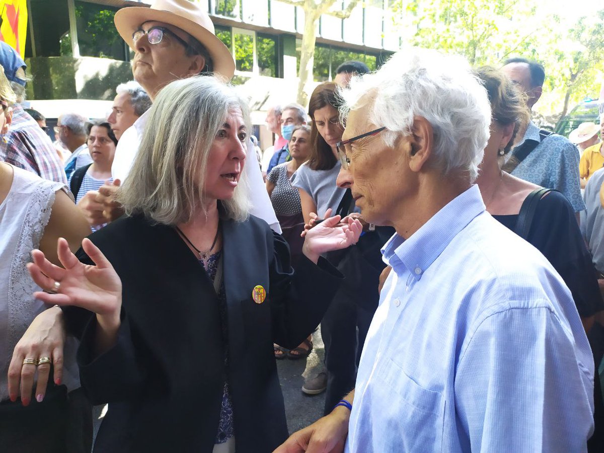 Una vintena d' advocats acreditats han tingut accés  per a denunciar la vergonyosa conferència del Jutge Marchena a Barcelona 👏👏👏👏