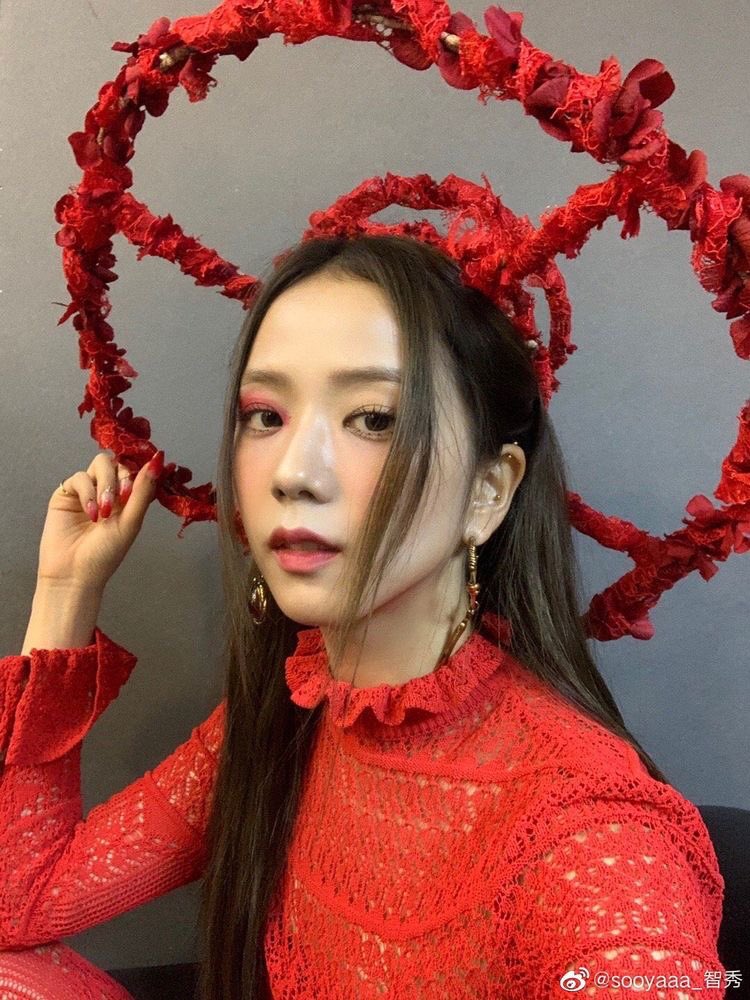 uningeal's tweet image. #JISOO:the amount of beauty she holds