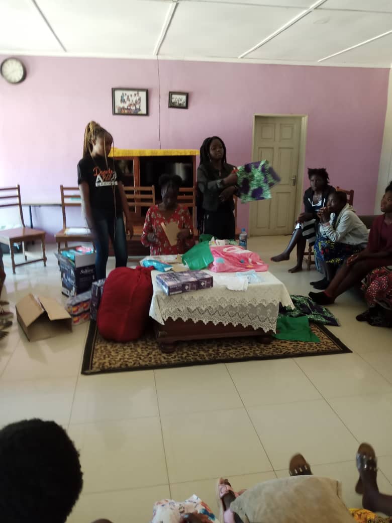 PadDonate's tweet photo. Day 3 began with a visit at Renewed hope children's village in East of Garneton Kitwe which was wrapped up with a second stop at Sarah rose children's village.
#Endperiodpoverty 
#WeAreCommitted 
#TogetherWeCanDo https://t.co/J3wW0KwpUq