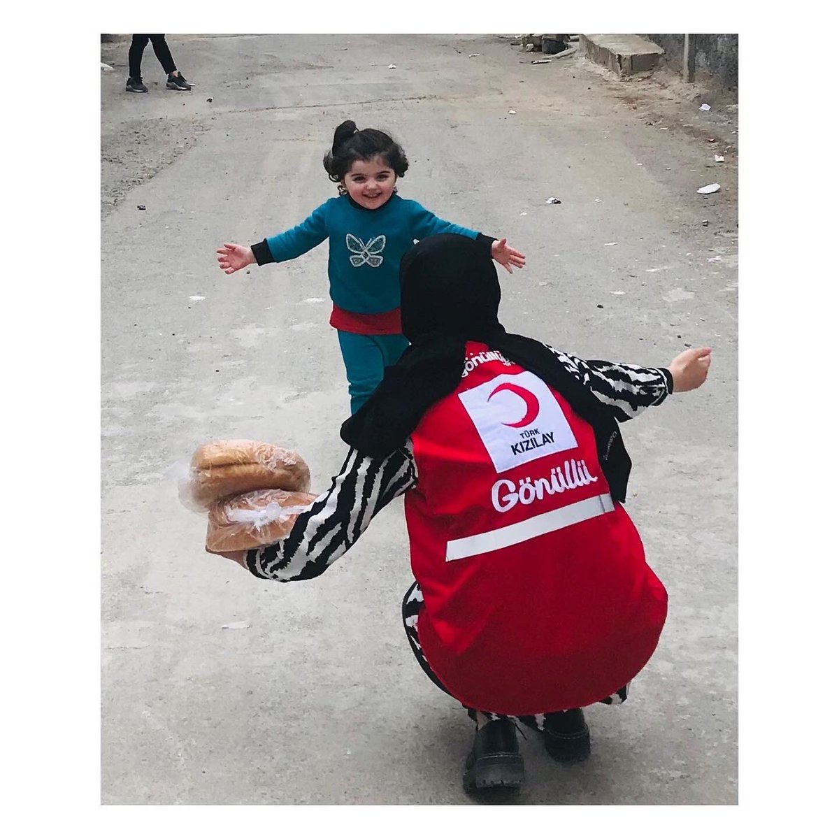 Verdiğiniz destek ile 🌸#birhayatadokun 
#kızılaykadın