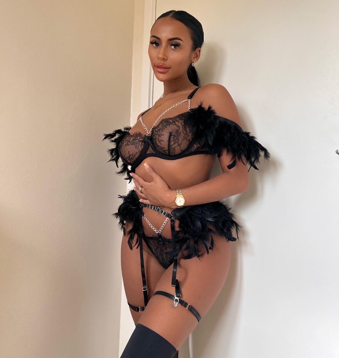 Lux lingerie offical tweet media