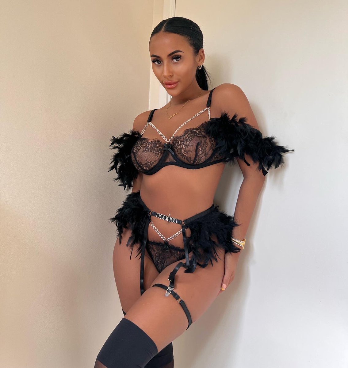 Lux lingerie offical tweet media