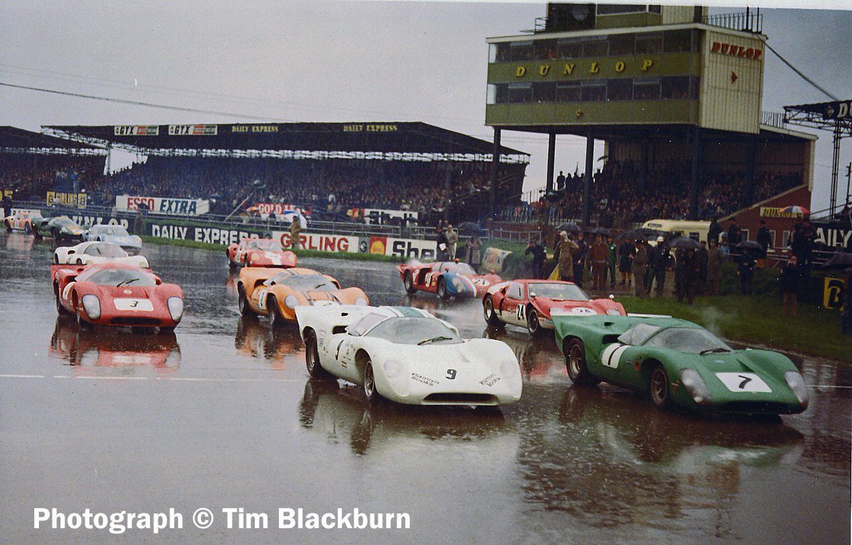 AutoTradition's tweet photo. #Lotus #Lola #Silverstone #MartiniTrophy #BrianRedman #JohnMiles #ChrisCraft #DavidPiper #Legends https://t.co/8JtrMUcYFJ