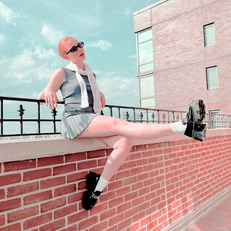 urfavetoy's tweet photo. ᅠ    

ᅠ    

just her wearing this short skirt
in public for people to 𝙡𝙤𝙤𝙠 at her.

ᅠ    

ᅠ https://t.co/tR7MGU0fwj