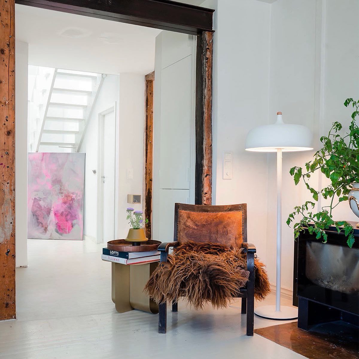 nordicnotes's tweet image. When Norwegian design brand Northern asked me to interview artist Kristine Hasseloy about how her home provides an inspirational backdrop for her career and family life I knew Nordic Notes readers would love to find out more too nordicnotes.co.uk/at-home-with-k…