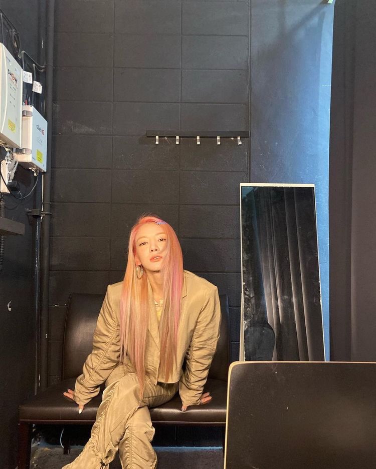 uningeal's tweet image. #Hyoyeon:so elegant so sweet