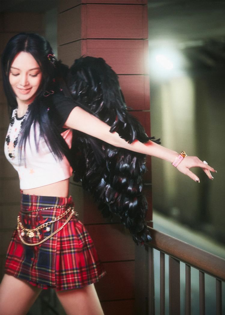 uningeal's tweet image. #Hyoyeon:so elegant so sweet