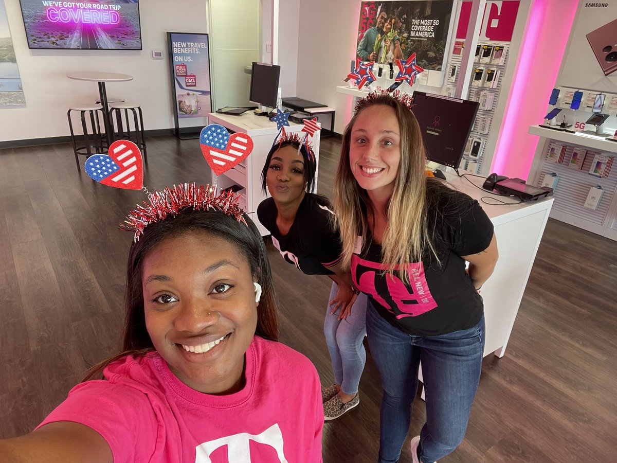tmobile2srg's tweet photo. Happy Fourth from 2SRG  Team 🎉 https://t.co/IV59cwcuTH