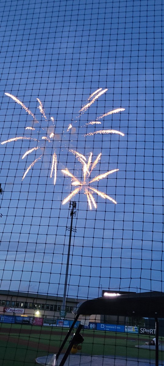 CharlesToddBks's tweet photo. 246 years ago, we took the first shaky steps toward forming a new nation. Thanks, guys--! Here's to the Fourth and you! We went to a ballgame last night! #fourthofjuly #freedom #July4th #IndependanceDay #declarationofindependance https://t.co/pvNSnTgAdr