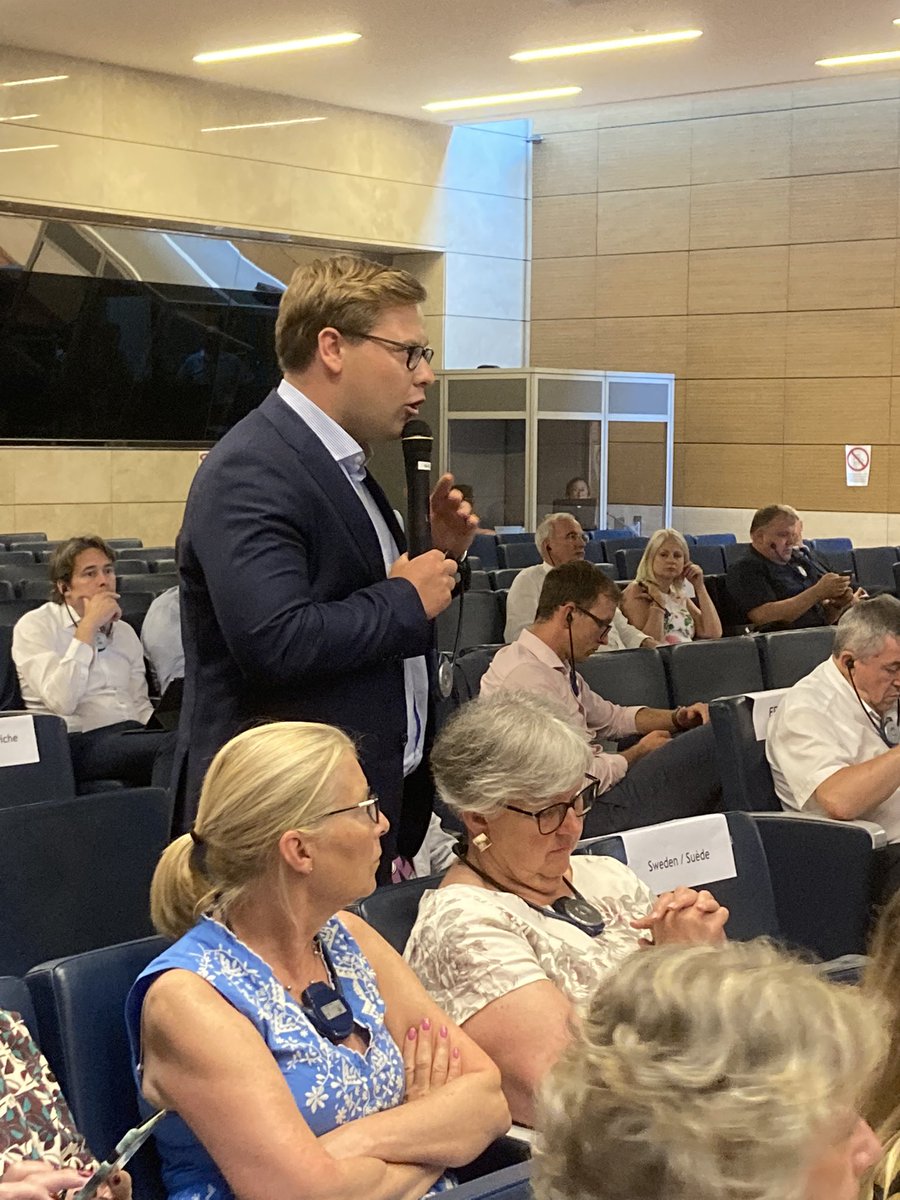 This is the most important topic we are discussing today: thank you @CCRECEMR for the excellent work, we must continue supporting Ukrainian local and regional governments in all possible ways says Daniel Sazonov, Vice Mayor of @helsinki at CEMR Policy Committee @Kuntaliitto https://t.co/thJTabrGyL
