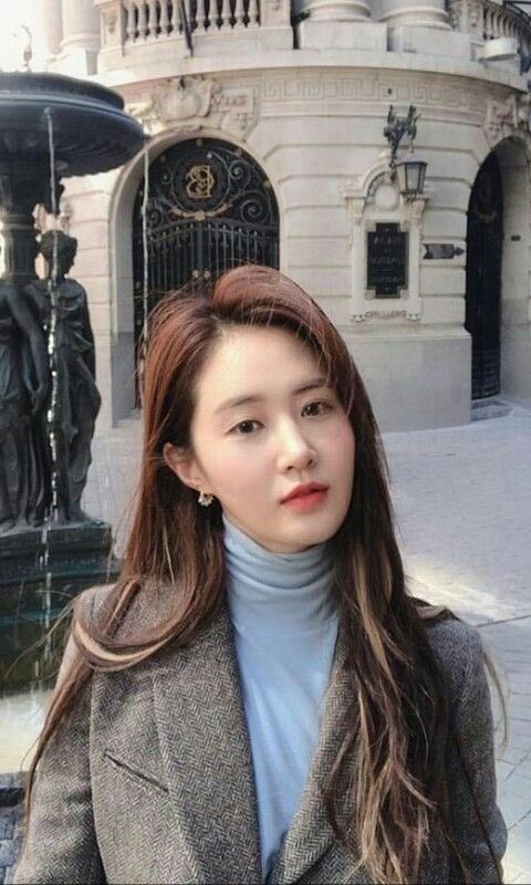 uningeal's tweet image. #Yuri: with a face like that she can literally become the queen of the world