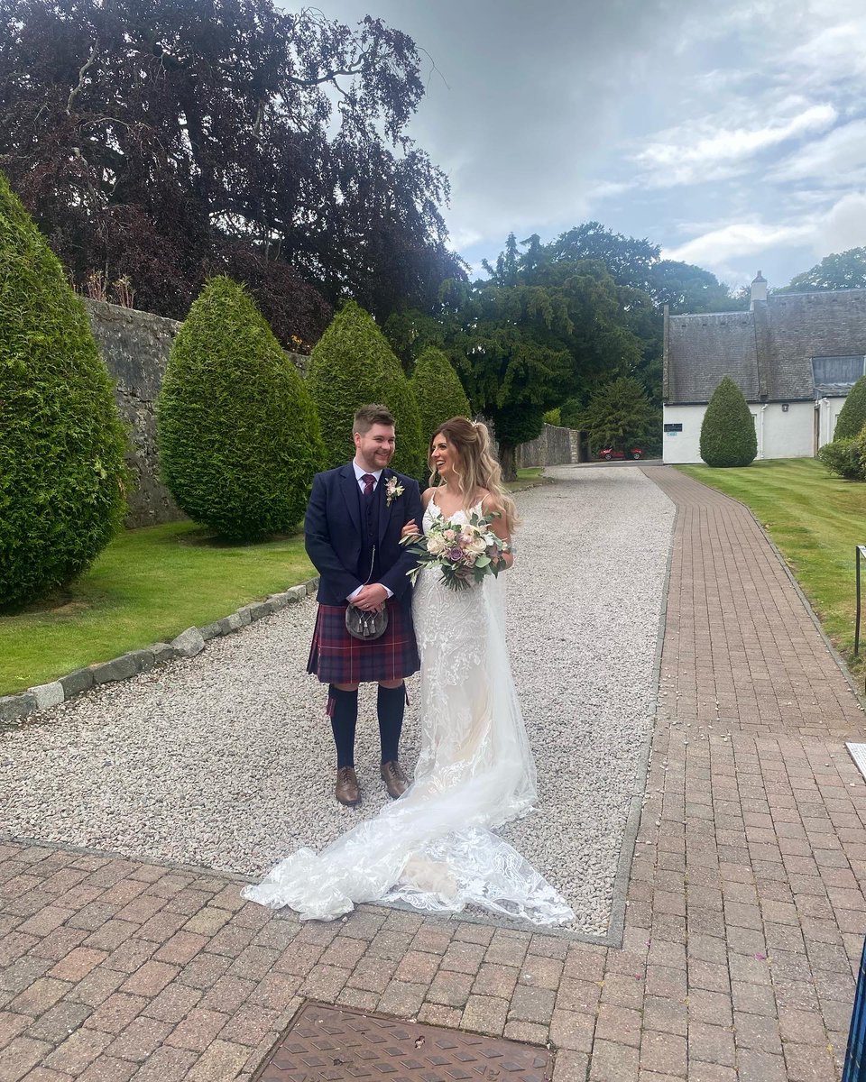 MrsWaterfall_'s tweet image. Reader, I married him 💫
#sameteacher #samename #newtitle