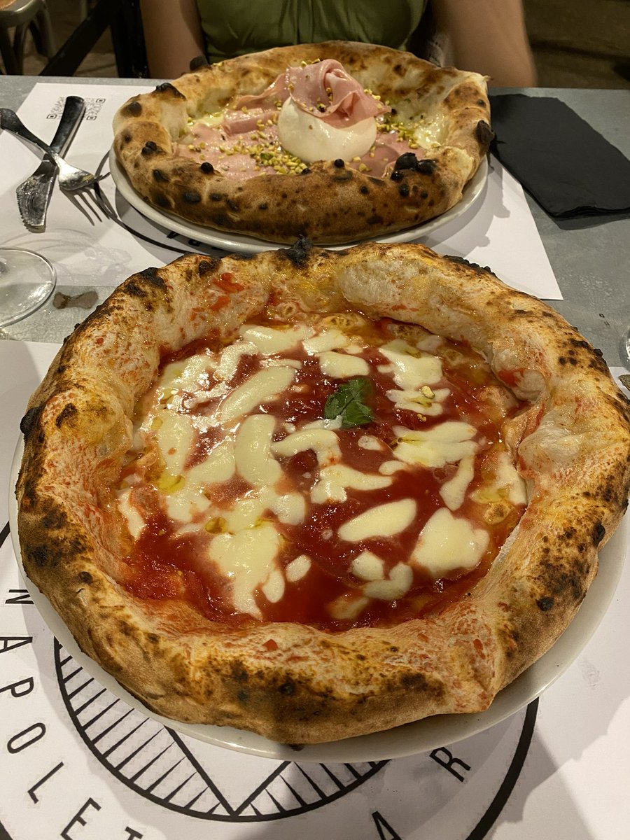 Pustefix_'s tweet photo. MONDAY’S PIZZA AGAIN!!
Pizza Monday at @BASC_DAO reminds me of when I visited Italy in summer 2021…
Amazing travel eating pizza everyday!❤️🍕🙉

#NFT #Solana #SolanaNFT #basc #crypto https://t.co/fhOaXAf9zS