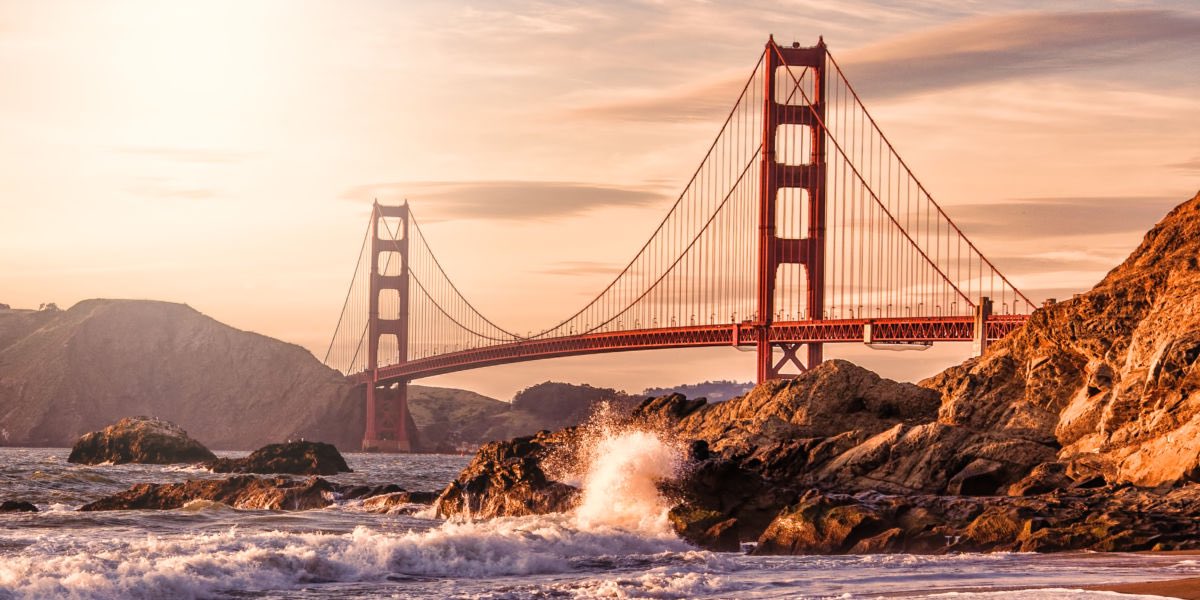 bridge_raters's tweet photo. Golden Gate Bridge
San Francisco, CA, USA
Opened 1937
Architect: Irving Morrow

Rating: 9.3
#IndependenceDay https://t.co/og7kUBeWW1