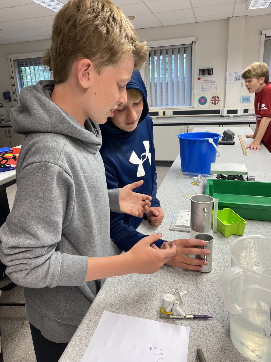 Graphics_Grange's tweet photo. Material density testing in Physics for Y8 STEM day @HOfY_Grange @Grange_Cheshire @ScienceGrange https://t.co/EexTpfaASN