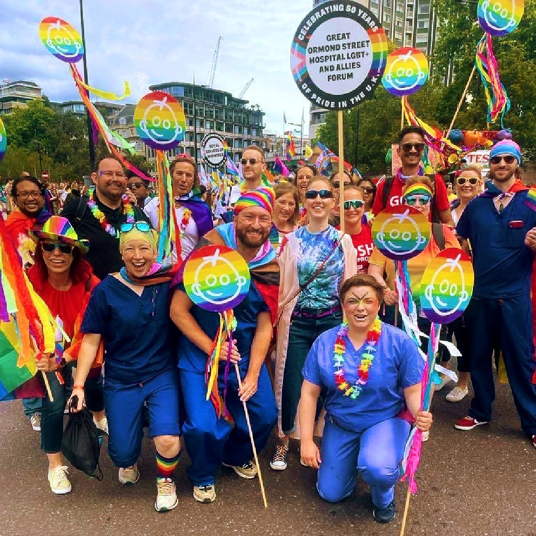 GreatOrmondSt's tweet image. 2022 marks 50 years since the first @LondonPride. On Saturday, over 40 members of our fantastic team helped lead the parade through central London, proudly celebrating our LGBTQ+ friends, colleagues, patients and their families, and allies too. 🌈 💙 

@PrideAtGOSH #NHS
