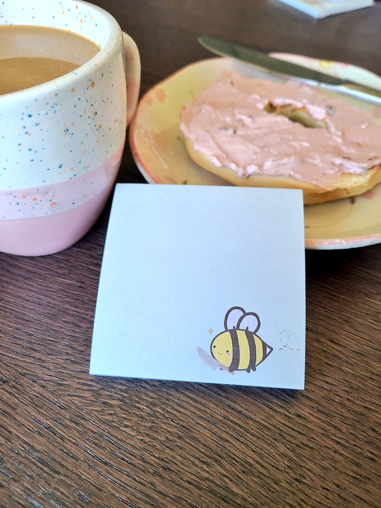 Killer bee notepads available today at Anime Expo! Last day at the con. Artist Alley booth G33. :D
#animeexpo #AnimeExpo2022 #originalart #bee #killerbee #breakfast #aesthetic #notepads #stationery #stationerydesign #kawaii #cute