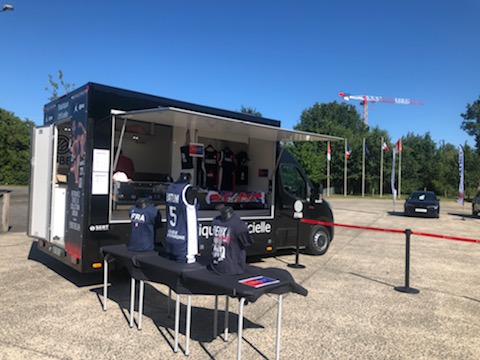 ffbasketball's tweet photo. Le #FFBBStore est présent ce soir au #Vendespace à l'occasion du match #FRAHUN

Venez découvrir notre tout nouveau camion 🚚 et notre collection @FRABasketball 👊 https://t.co/ySZ8kgxBWl