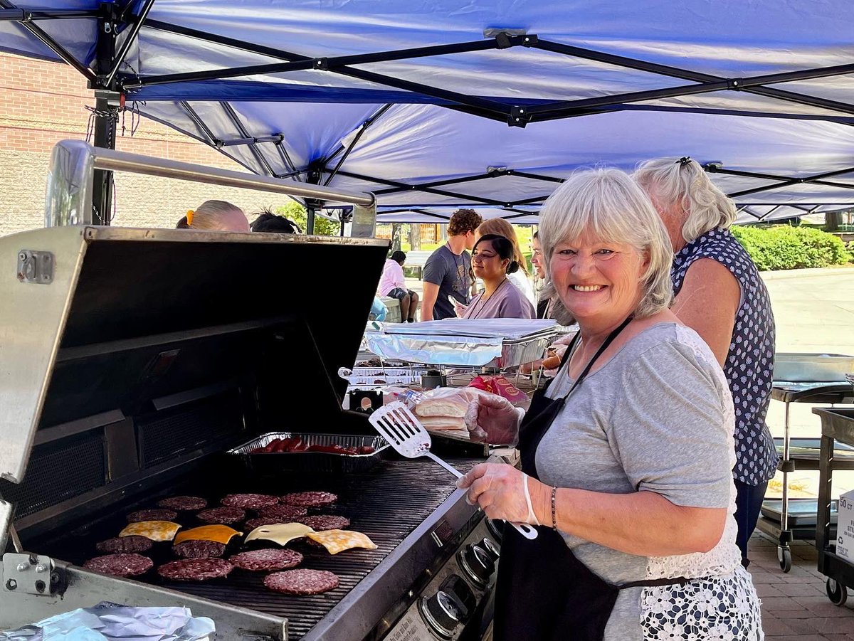 Last week our kids enjoyed a BBQ lunch made with love. Like if you have happy memories of 4th of July cookouts ☀️