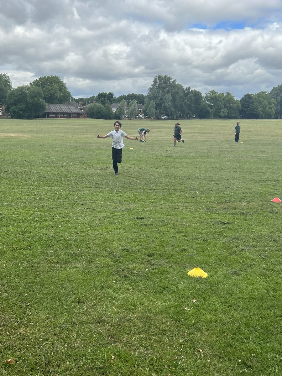 Bridgeview_Hull's tweet photo. #ClassInfinity and #ClassBrittania had lots of fun playing rounders in the park today! πΎ π https://t.co/qoJrvflK3w